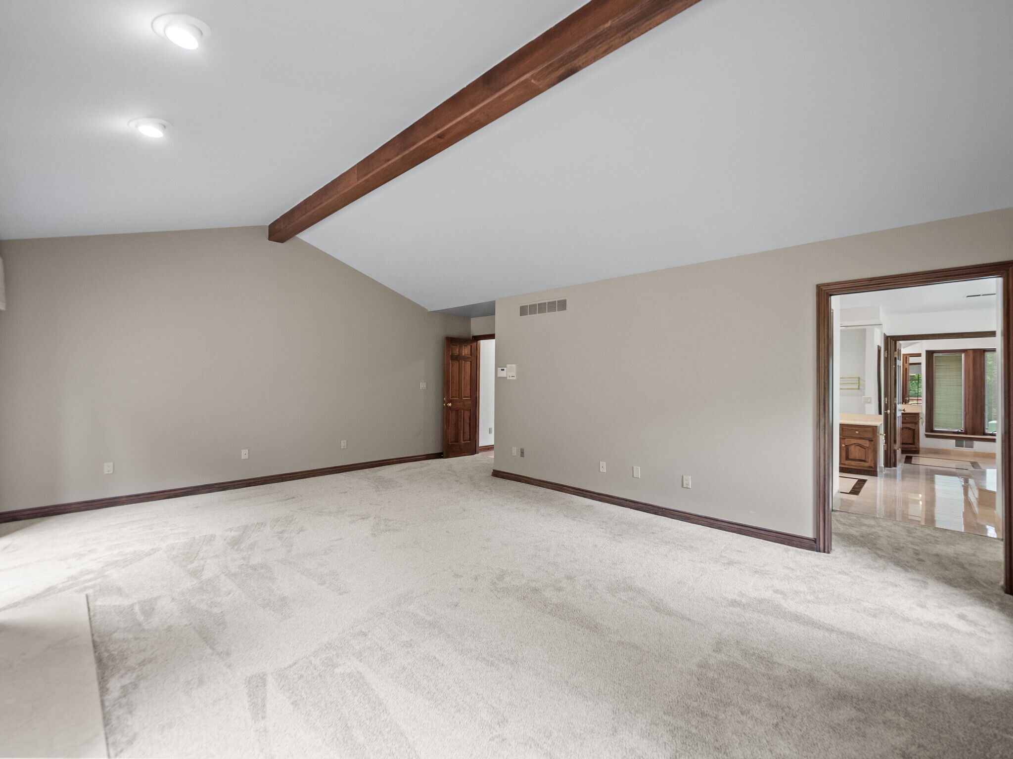 Building Photo - 4932 Susans Way