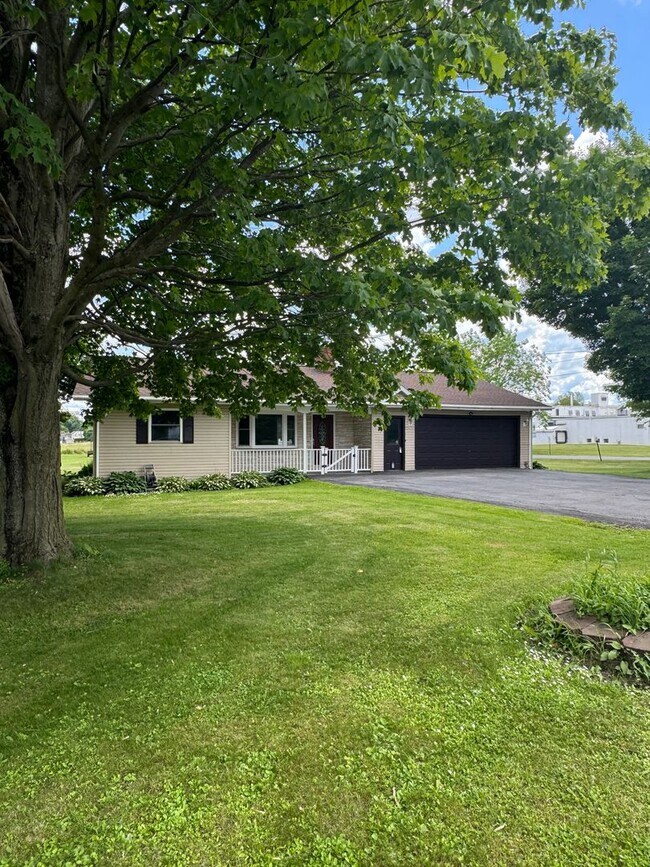 Building Photo - Charming 3 bedroom home for rent.