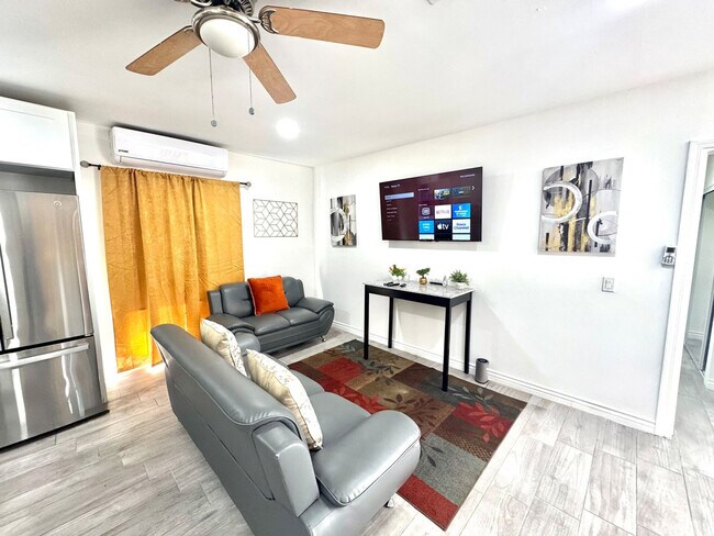 Building Photo - 10154 Campo Rd