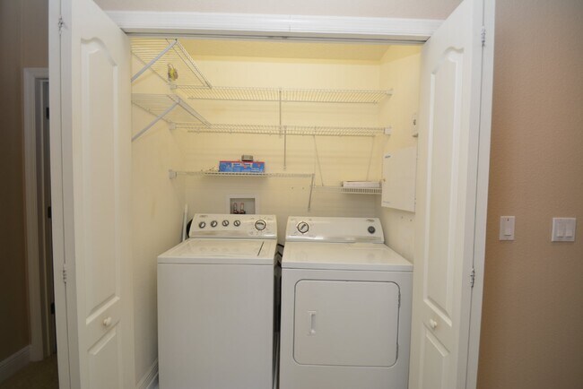 Building Photo - Tidelands Condo! Community amenities!