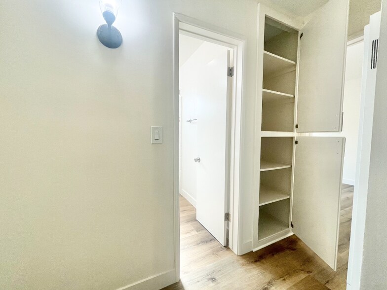 Building Photo - 4341 W 169th St