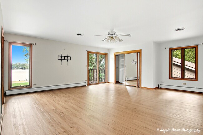 Building Photo - 22806 W Loon Lake Blvd