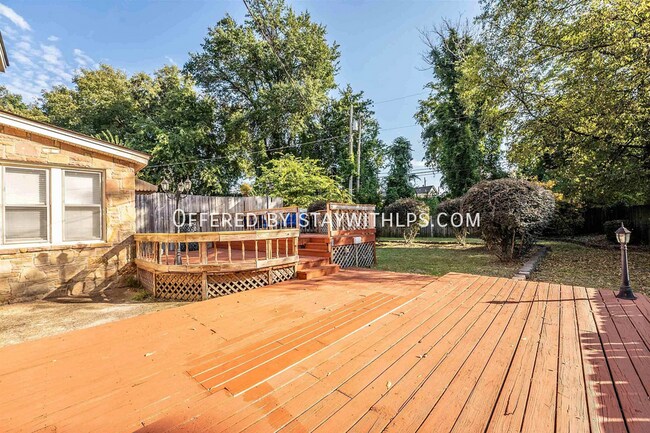 Building Photo - 2035 Central Ave