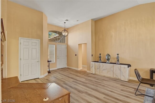 Building Photo - 2628 Highvale Dr