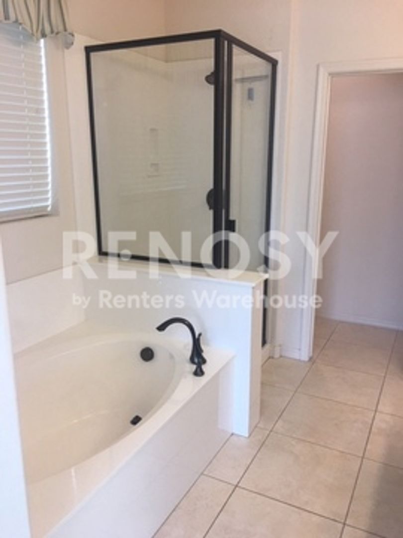 Building Photo - 2277 S 169th Dr