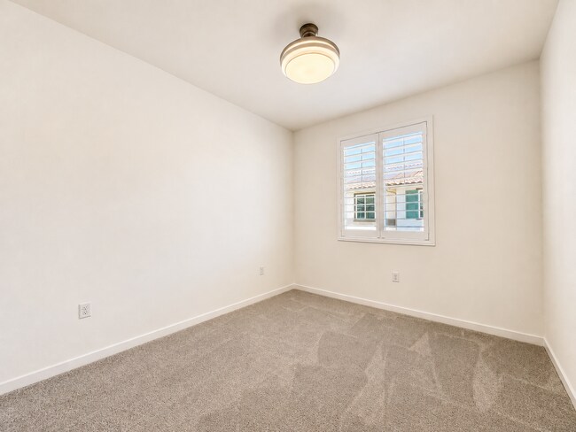 Building Photo - 33221 Opal Glass Dr