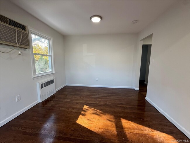 Building Photo - 123 Denton Ave