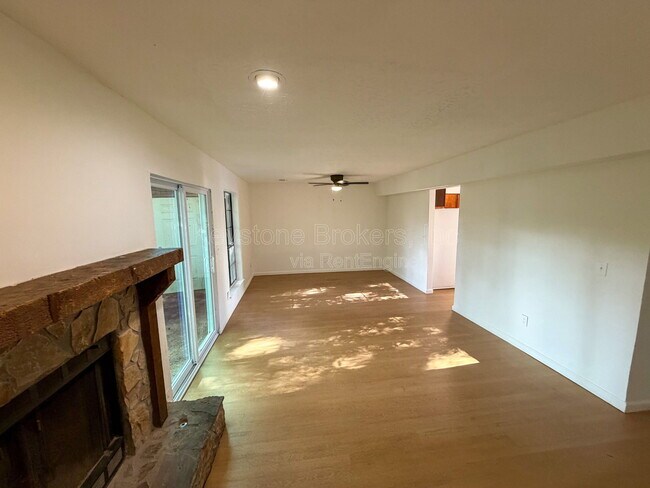 Building Photo - 869 Heritage Oaks Dr