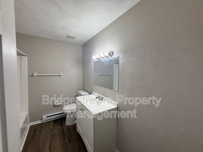 Building Photo - 85 N Gebhart Church Rd