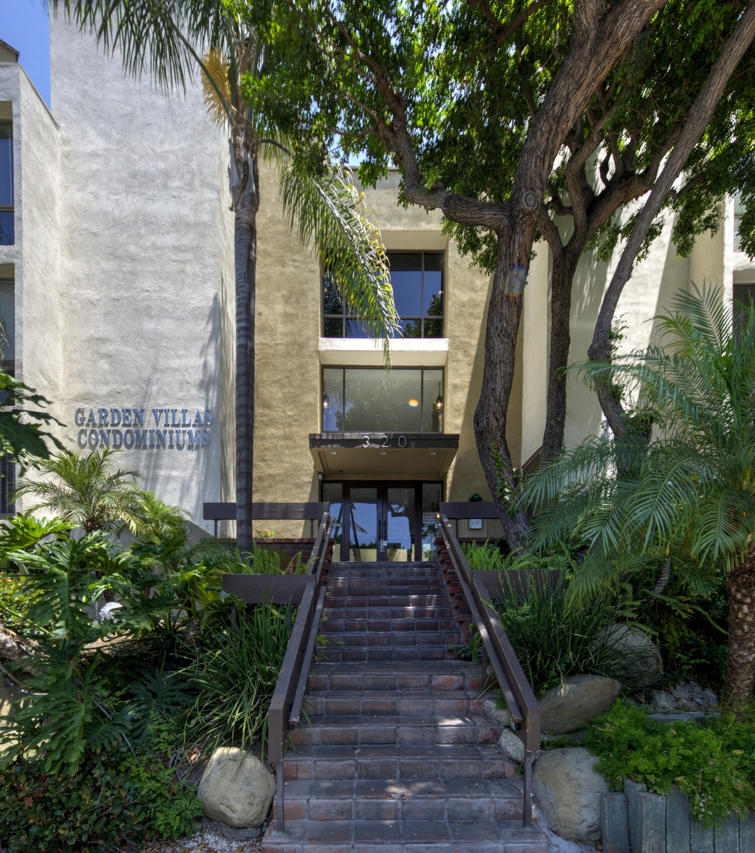 Building Photo - 320 S Ardmore Ave