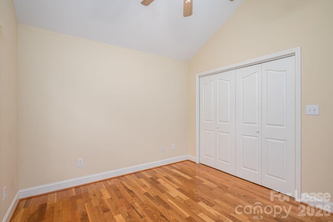 Building Photo - 4626 Little Creek Dr