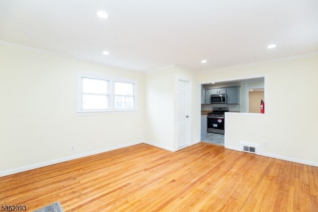 Building Photo - 78 Koyen St