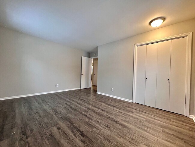 Building Photo - Two Bedroom Apartment in Walker - $400 Off Move-in by 2/15!