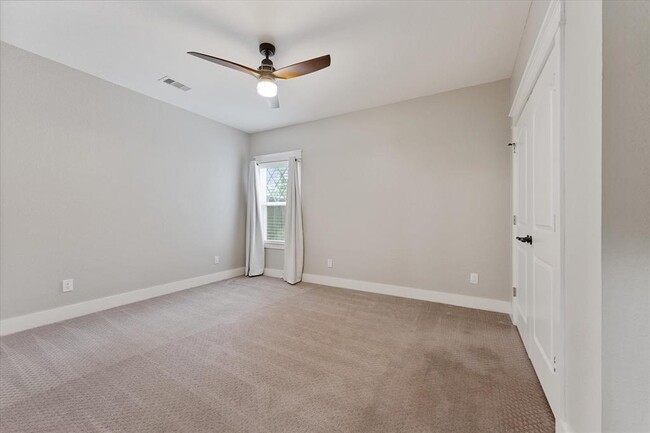 Building Photo - 13431 Hilton Head Dr