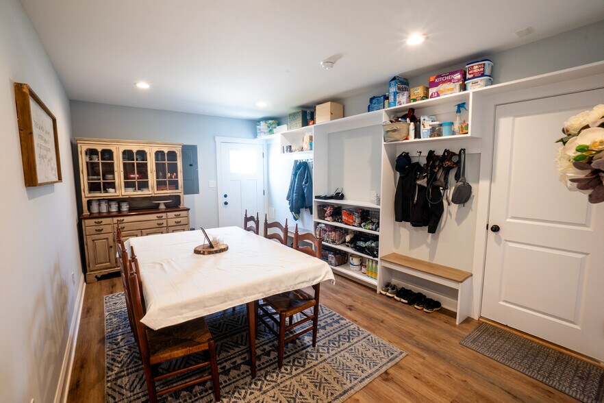 Building Photo - 1068 Brownstone Ln