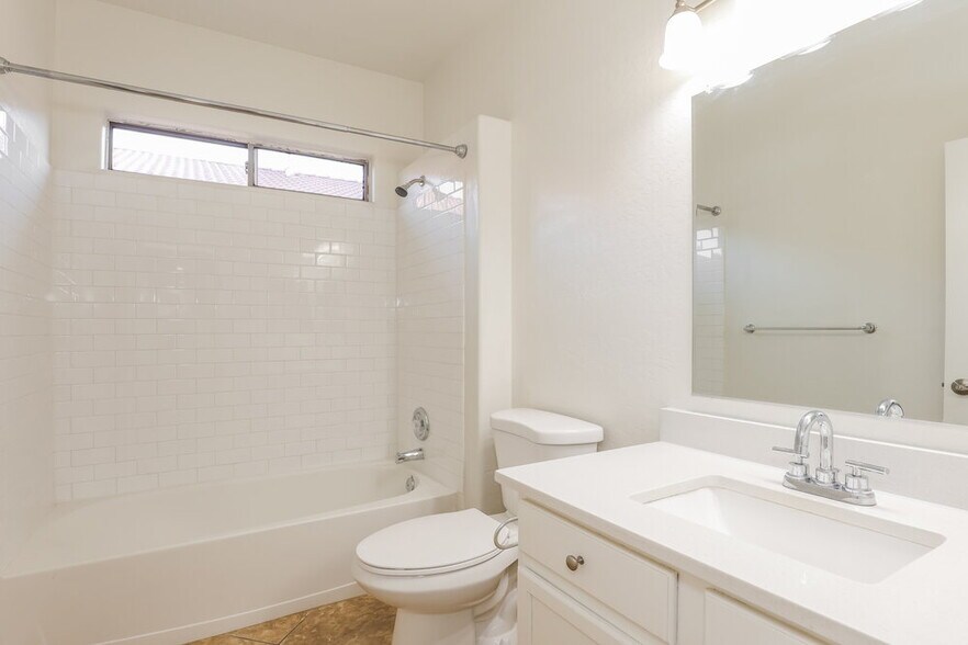 Building Photo - 1913 S 83rd Dr