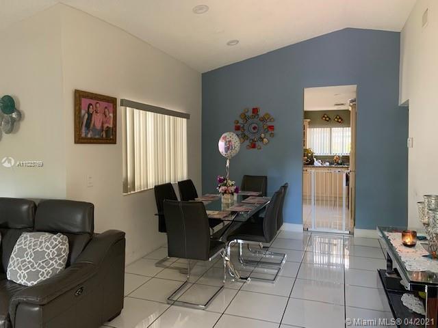 Building Photo - 9516 SW 148th Avenue Cir E