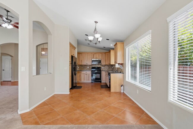 Building Photo - 39116 Quick Trot Dr