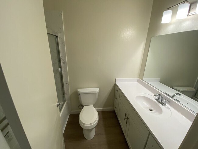 Building Photo - 3 Bedroom 2 Bath Home In Rosemont Open House Friday May 8th 4-4:30 PM