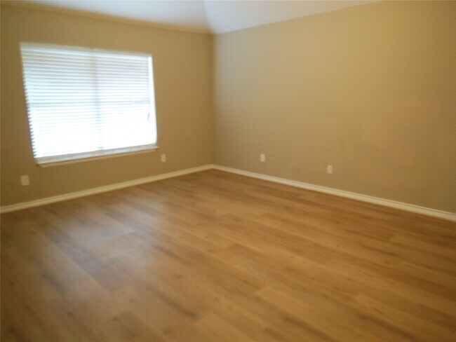 Building Photo - 5311 Misty Moon Dr