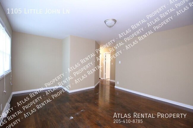 Building Photo - 1105 Little John Ln