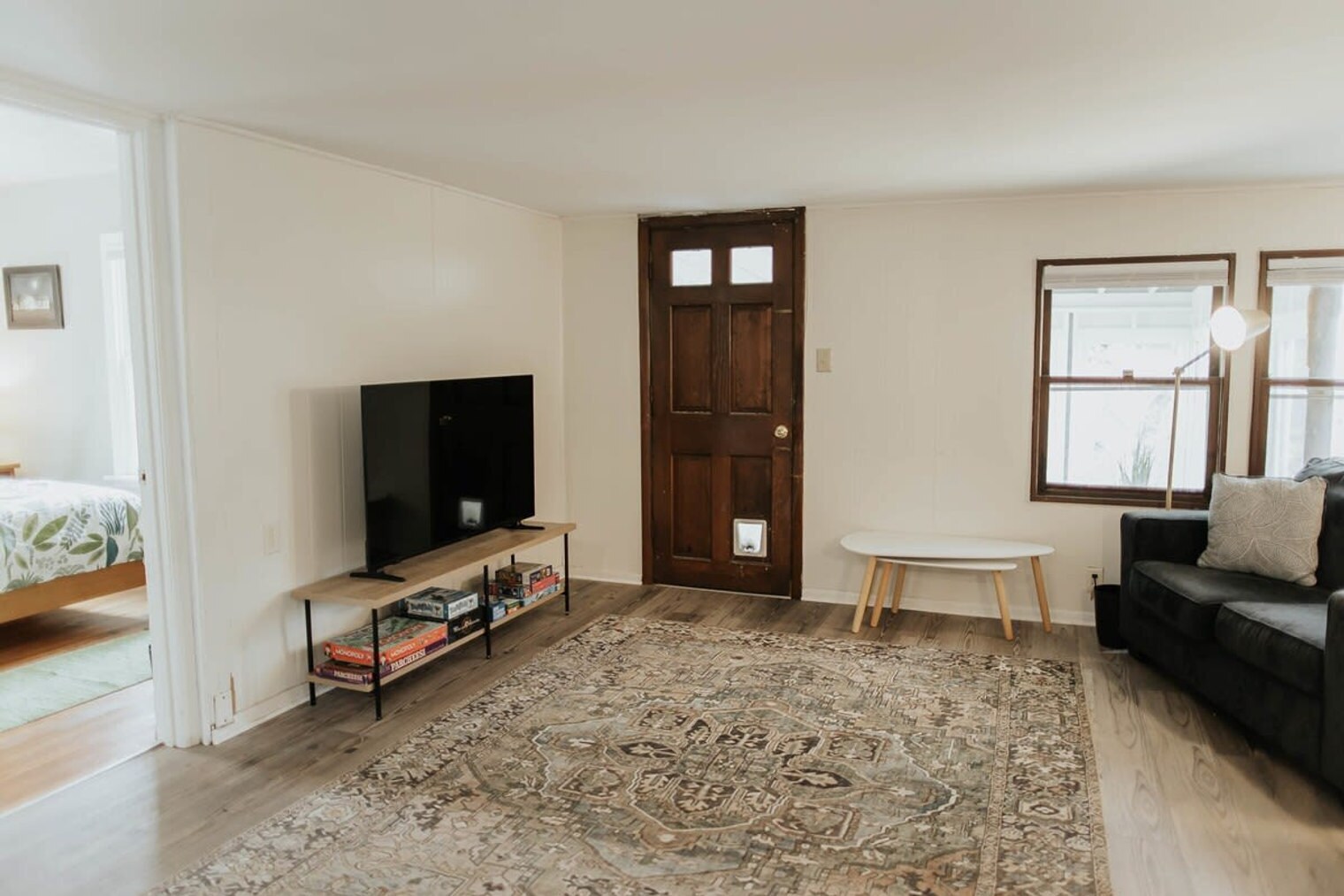 Building Photo - 909 S Mitchell St