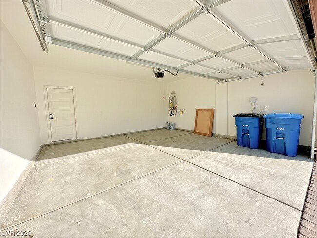 Building Photo - 5722 Prima St