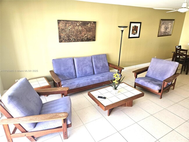 Building Photo - 2097 S Ocean Dr