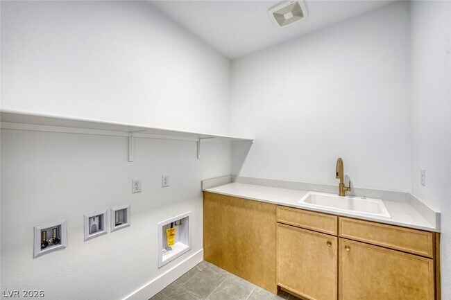 Building Photo - 1041 Soaring Sage Ave