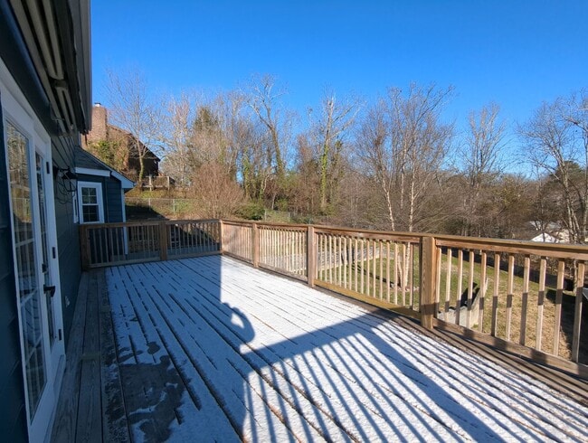 Building Photo - 513 Woodcroft Dr