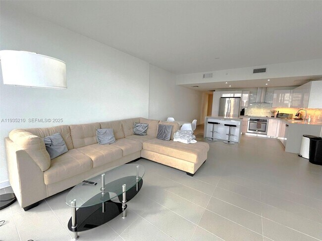 Building Photo - 1600 NE 1st Ave