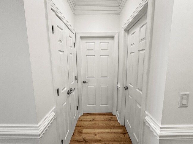 Building Photo - Fully Furnished Waterfront Elegance on Mai...