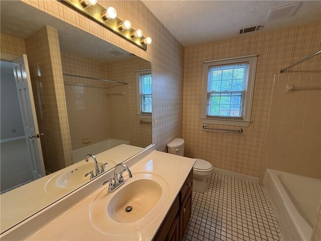 Building Photo - 3209 Henderson Walk