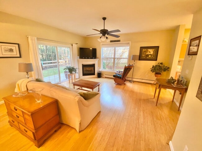 Building Photo - Furnished 2 or 3 bedroom condo Essex Junction SHORT TERM LEASE