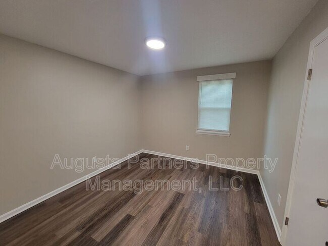 Building Photo - 139 Stoneybrooks Pl