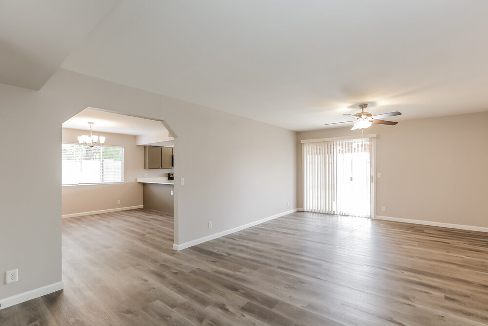 Building Photo - 307 W Nopal Pl