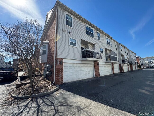 Building Photo - 115 Georgetown Square N