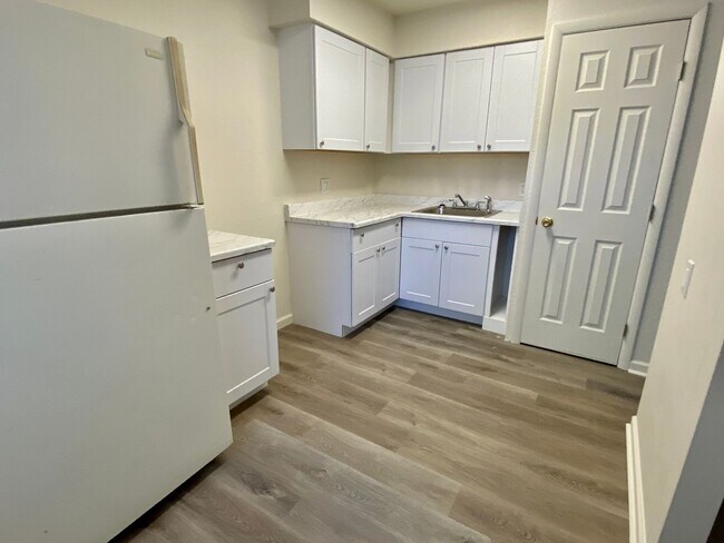 Primary Photo - NSUR1259 2205 Cedar1-4