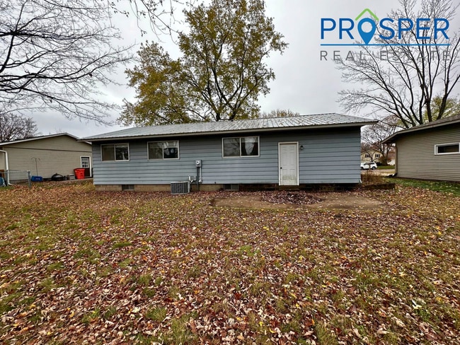 Building Photo - Convenient Living in the Heart of Eau Claire