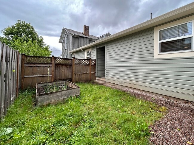 Building Photo - Tranquil 1 Bed, 1 Bath House!