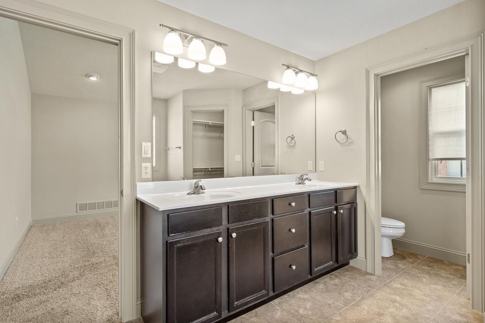 Building Photo - 1811 Trellis Ln