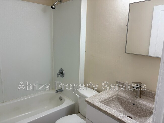 Building Photo - 4215 Neosho St