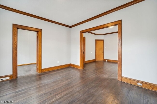 Building Photo - 410 E Kinney St