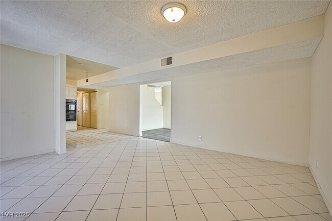 Building Photo - 316 Santa Fe St