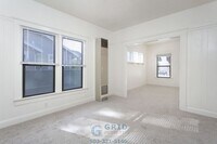 Building Photo - 2 Bedroom Home Available in Southeast Port...