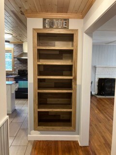 Building Photo - 202 N Spring St