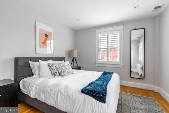 Building Photo - 2243 40th St NW