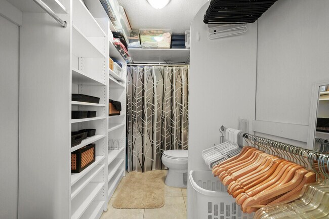 Building Photo - 1444 SE 15th Ct