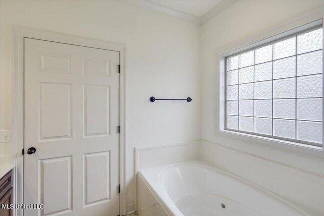 Building Photo - 409 Sand Stone Pl