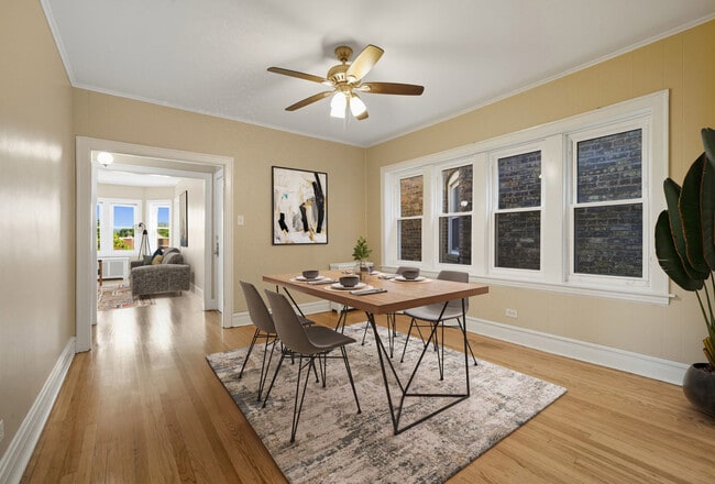 Building Photo - 4831 W Roscoe St